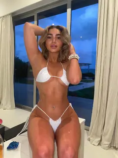 Emberly escort in Dubai