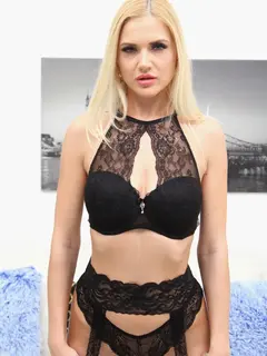 Jazlyn escort in Dubai