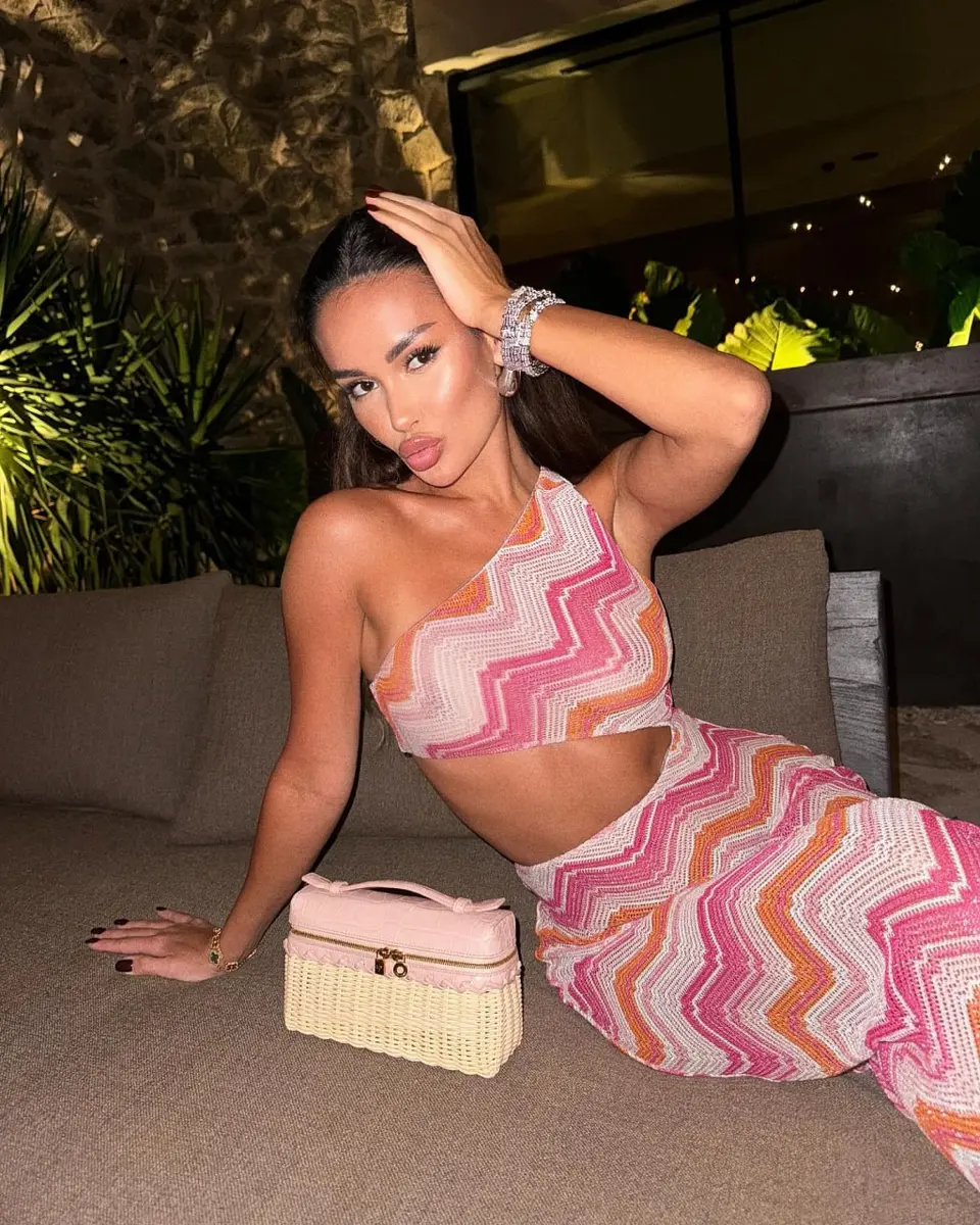 Lora escort in Dubai